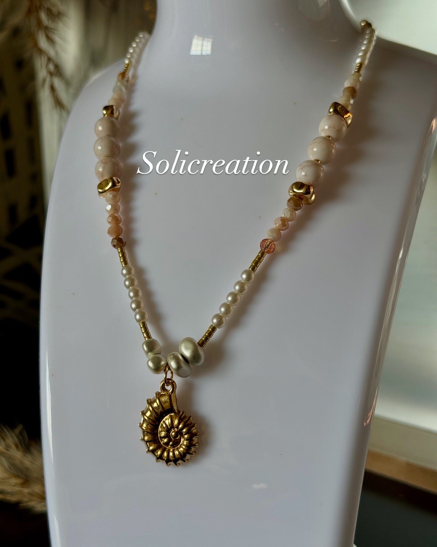 Collier Summer fait main, pièce unique, breloque coquillage, acier inoxydable et hématite