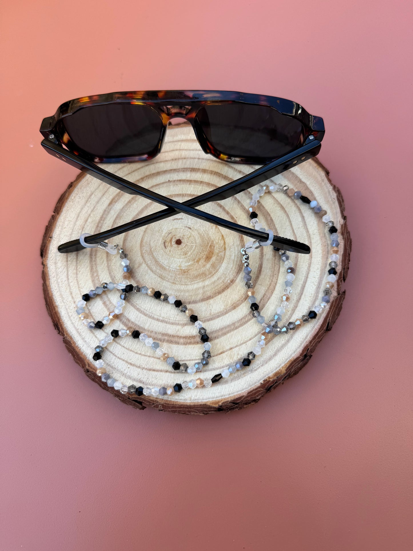 Chaîne perlée L’intemporelle, pour lunettes - AirPod