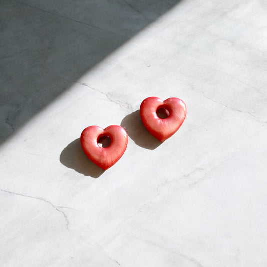 Pampilles Love en résine Rose irisé