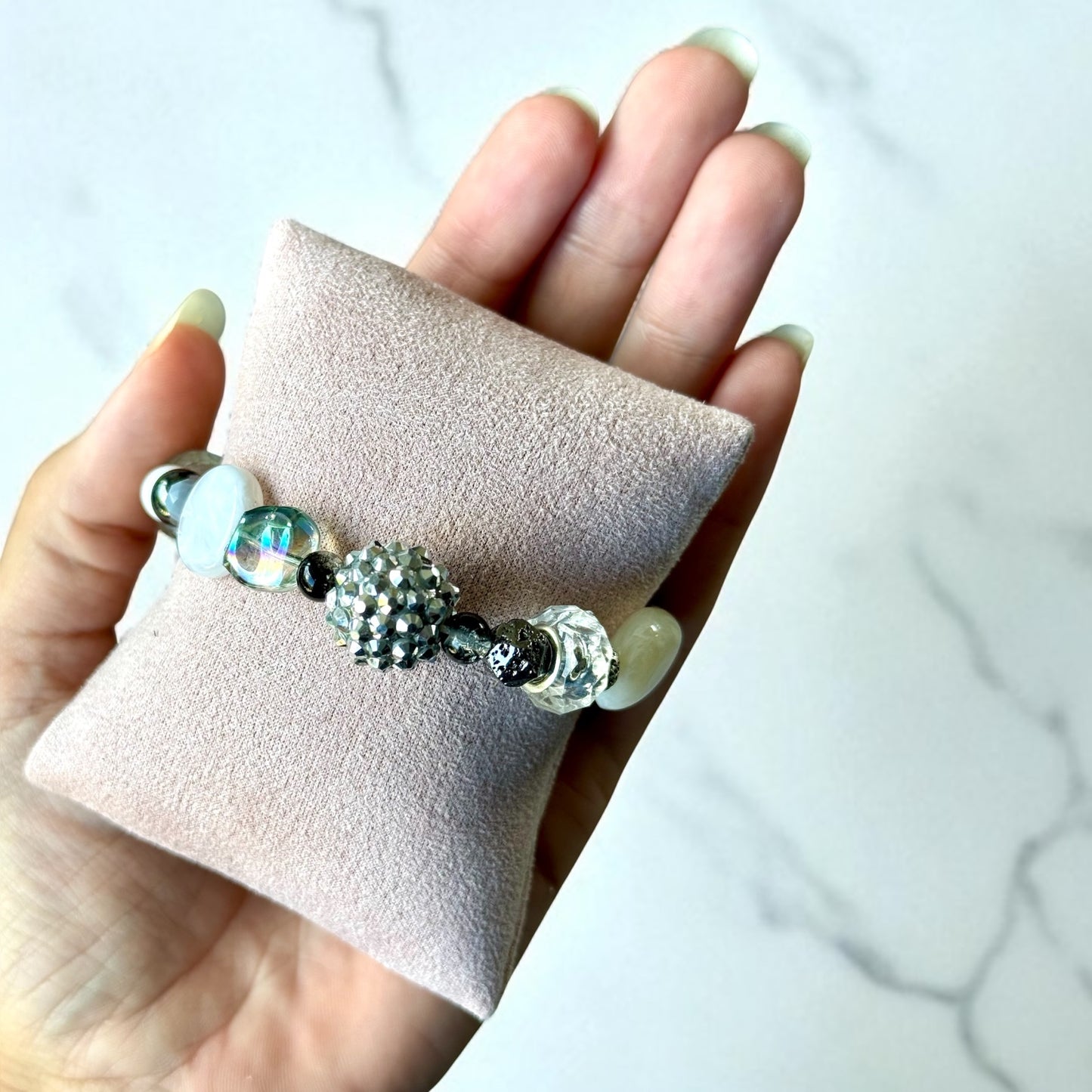 Bracelet « Éclat Lunaire » – Collection SOLI Luxury