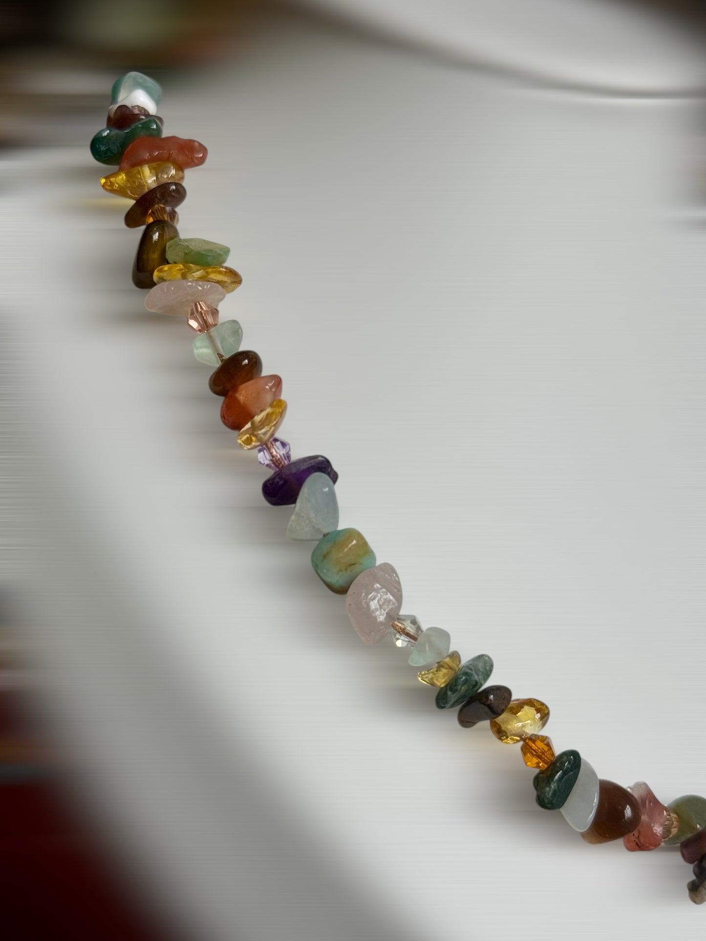 Collier de pierres naturelles colorées