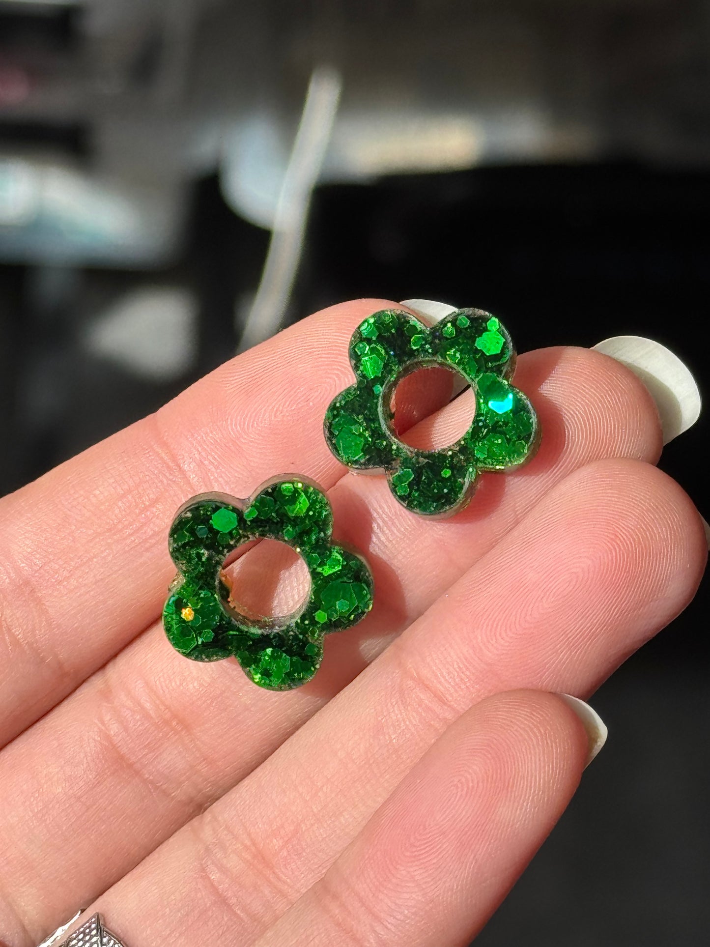 Puces d’oreilles fleuries green