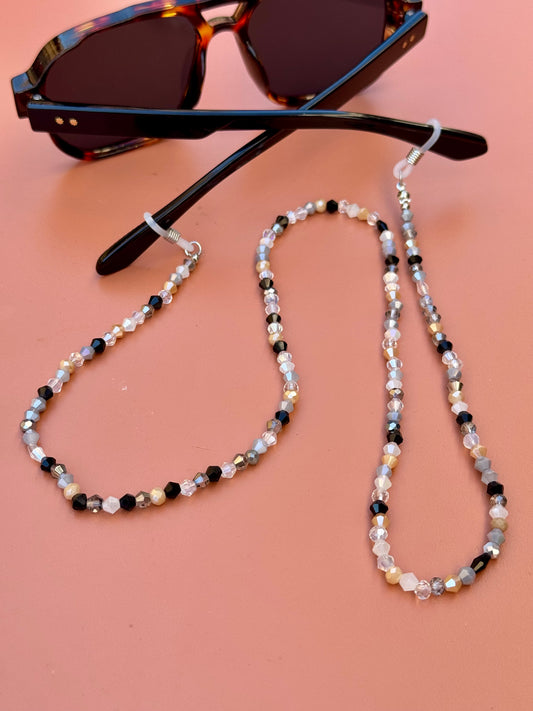 Chaîne perlée L’intemporelle, pour lunettes - AirPod