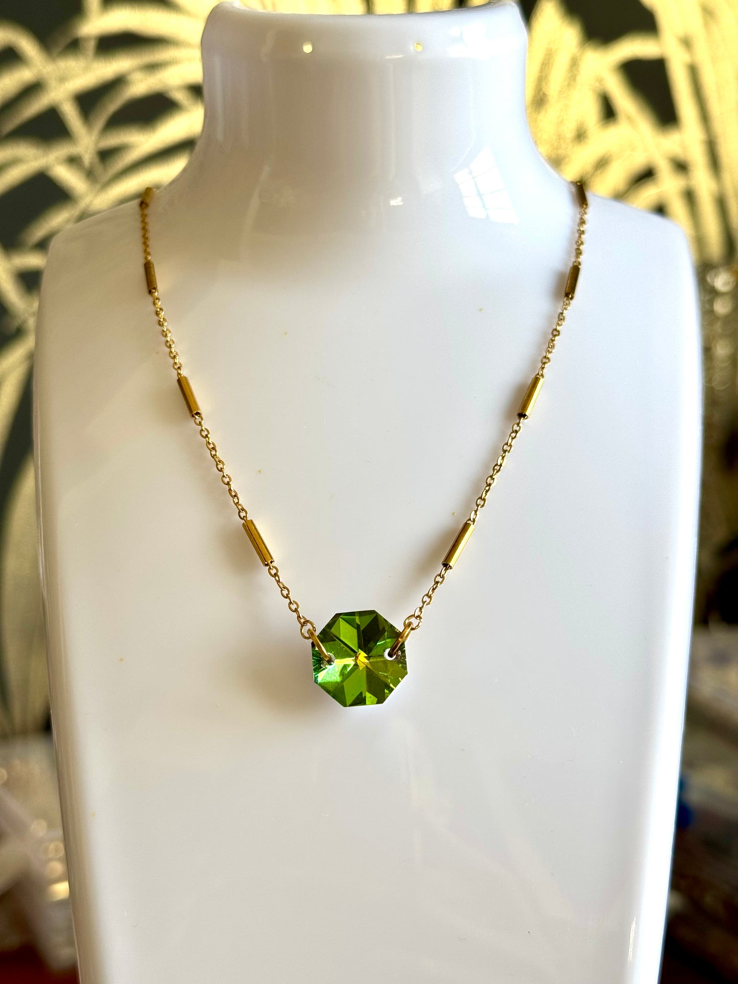 Collier chaîne acier inoxydable et pierre facettée